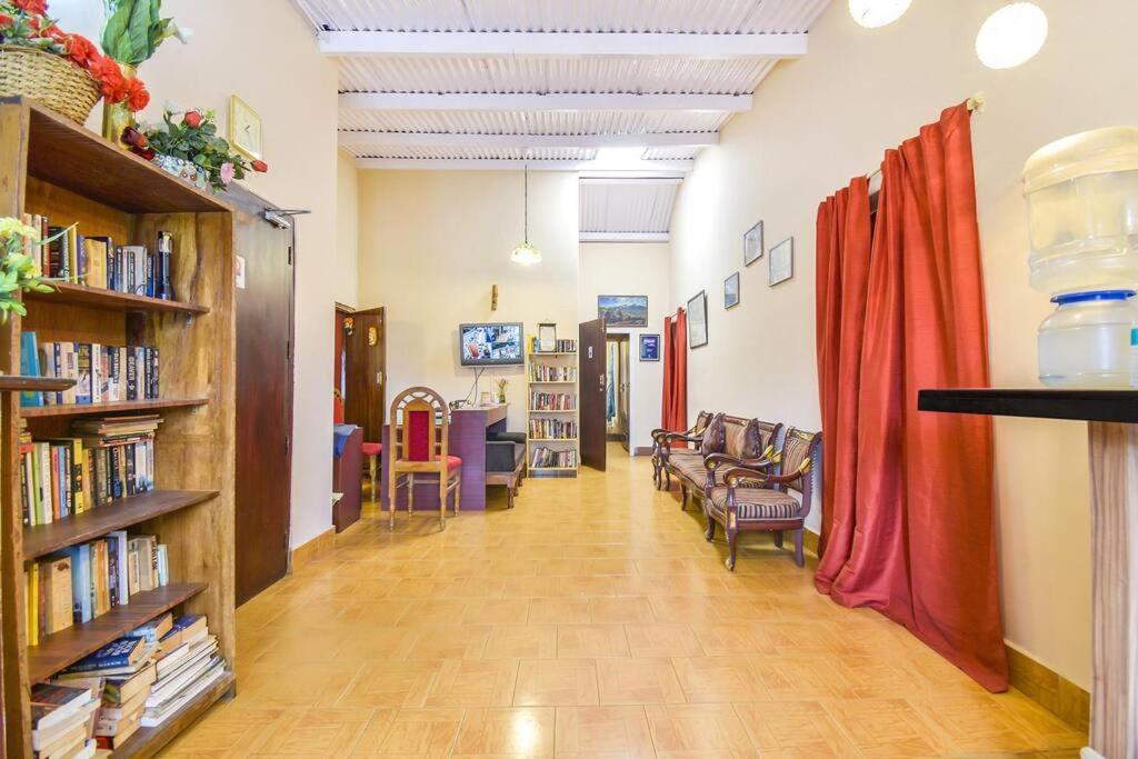 Reflections Guest House Ооти Екстериор снимка